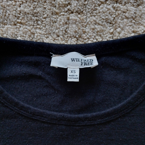 Aritzia/ Wilfred Free Crop Top - Picture 2 of 4